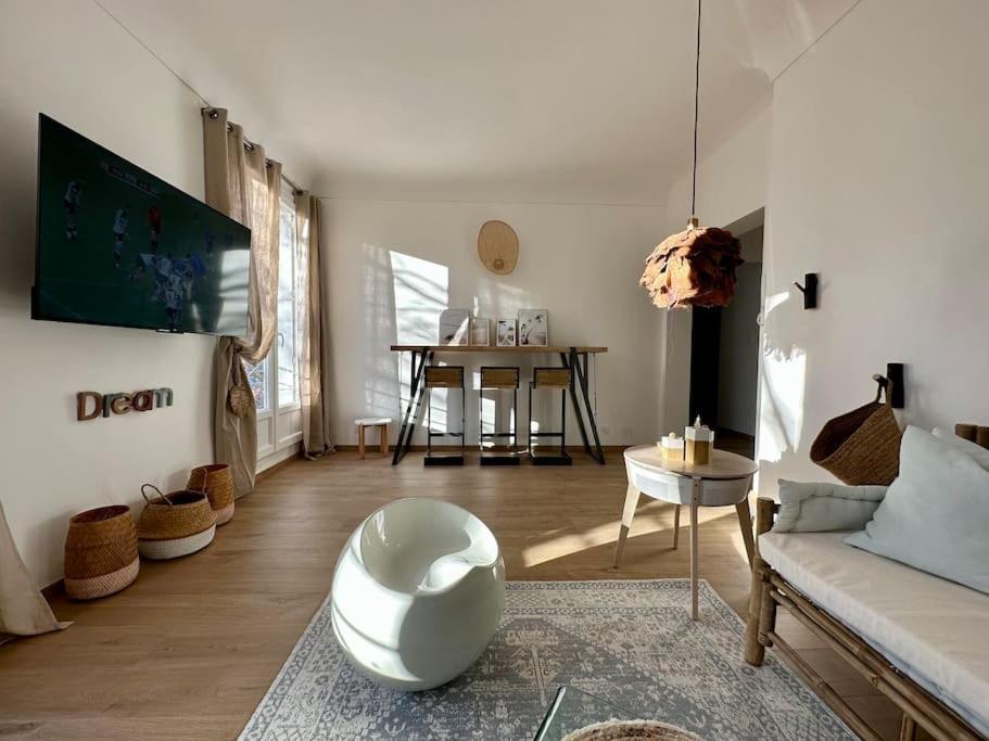 Le Lutz Apartment Nimes Exterior photo